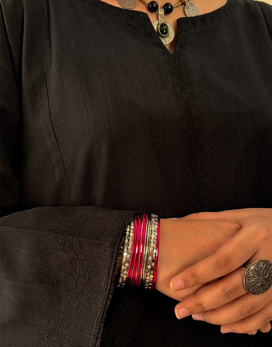 Ebony - Embroidered Kurta